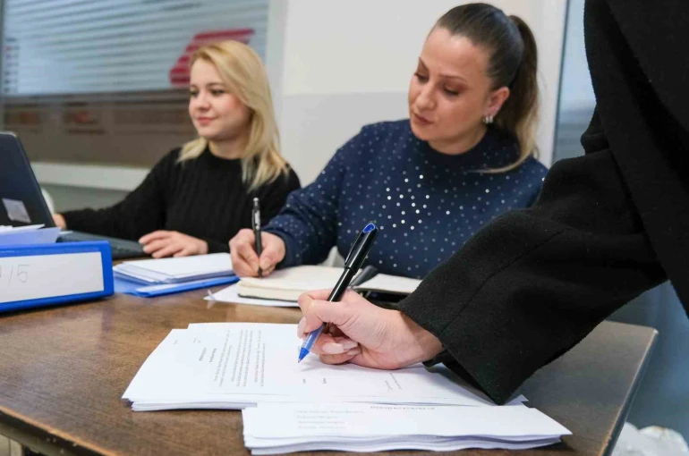 Menemenli gençlere sınavları için 3 milyonluk destek 