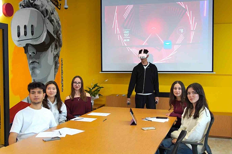 Menteşe Belediyesi Teknoloji ve Gençlik Merkezi’ne gençlerden yoğun ilgi