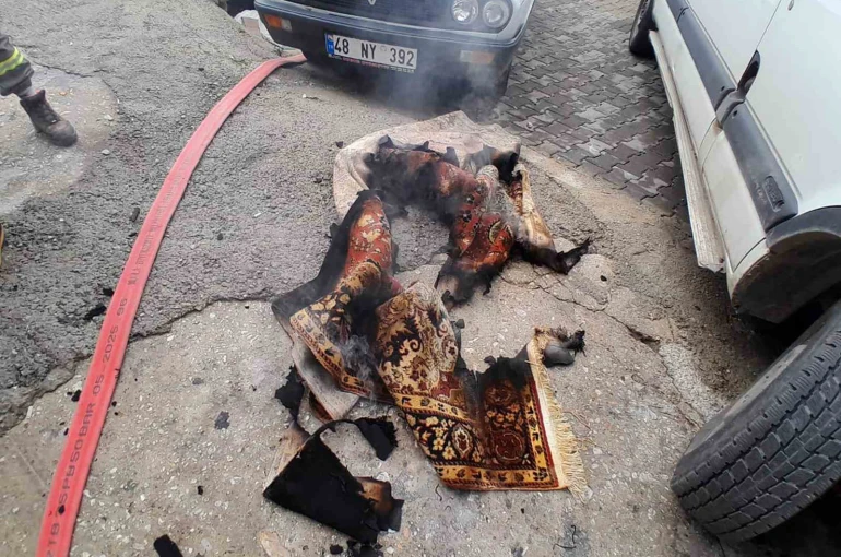 Menteşe Kentsel sit alanındaki yangın korkuttu 