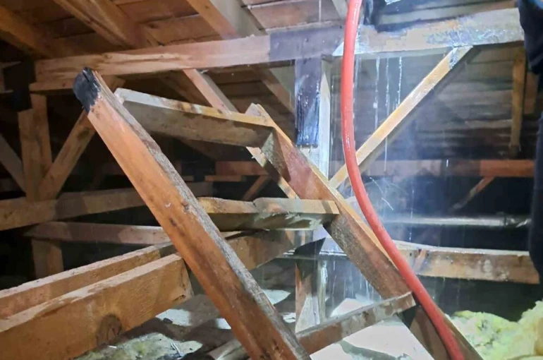 Menteşe TOKİ’de çatı yangını korkuttu 