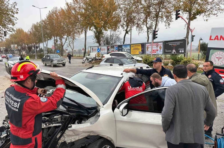 Menteşe’de kaza: 2 yaralı 