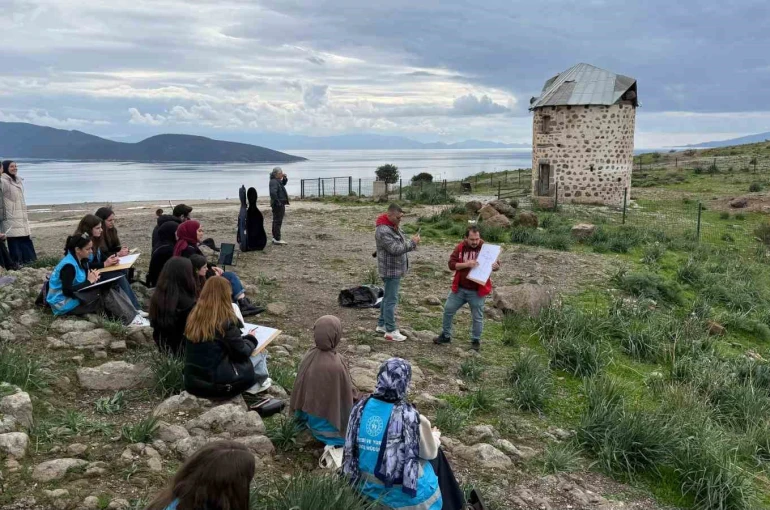 Menteşe’nin gönüllü gençleri Bodrum’da sanata doydu 