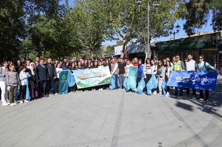 Meram’da çevre farkındalığı yürüyüşü 
