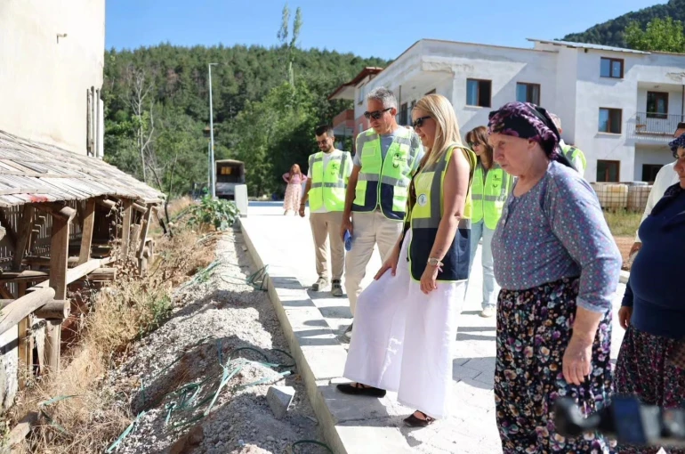Merkezefendi’de akıllı kavşak ve üst yapı çalışmaları devam ediyor