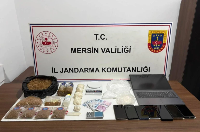Mersin'de uyuşturucu ticareti yapan 4 şüpheli tutuklandı