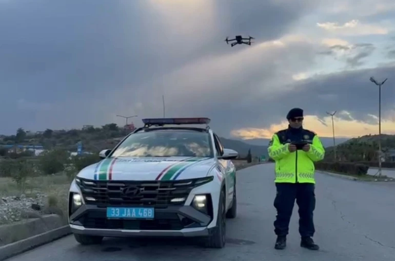 Mersin otoyolunda dron destekli jandarma denetimi: 6 bin 230 TL ceza 
