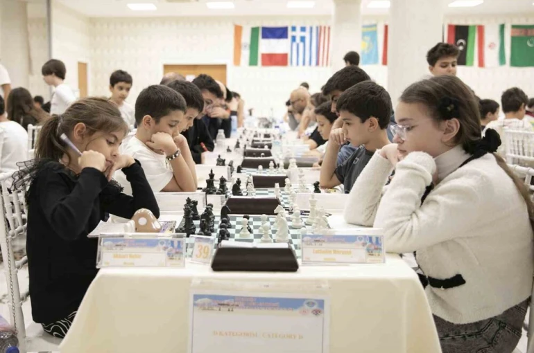 Mersin’de 9. Uluslararası Satranç Turnuvası başladı 