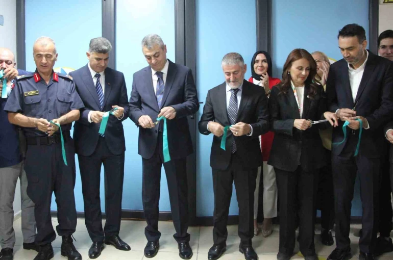 Mersin’de Akdeniz Bilgi Limanı Kütüphanesi açıldı 