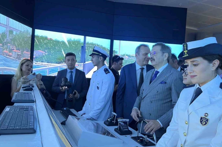 Mersin’de Denizcilik Fakültesi binası hizmete açıldı