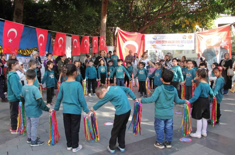 Mersin’de Dünya Çocuk Hakları Günü renkli etkinliklerle kutlandı 