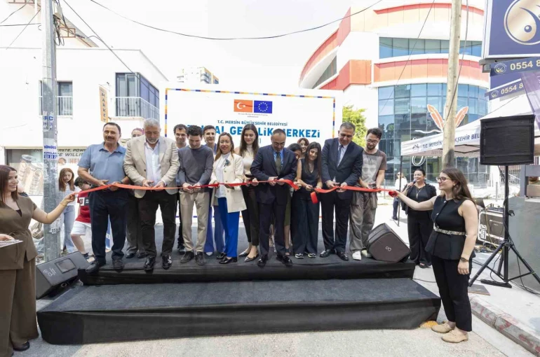 Mersin’de gençleri geleceğin mesleklerine hazırlayacak merkez açıldı 