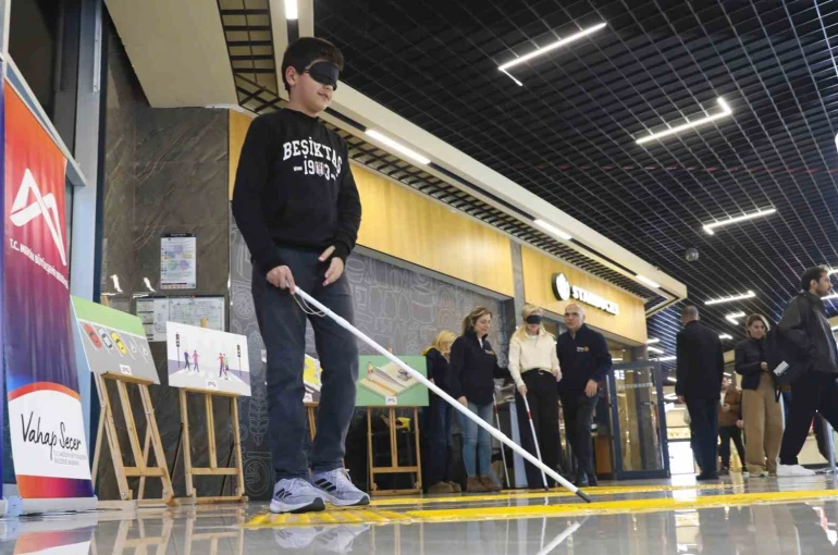 Mersin’de görme engelliler için empati parkuru kuruldu 