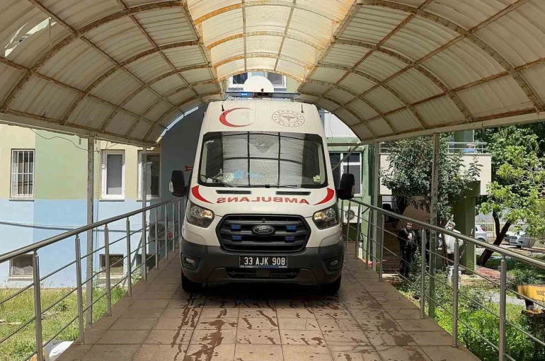 Mersin’de hastaneye kaldırılan aileden acı haber: 2 çocuk kurtarılamadı 