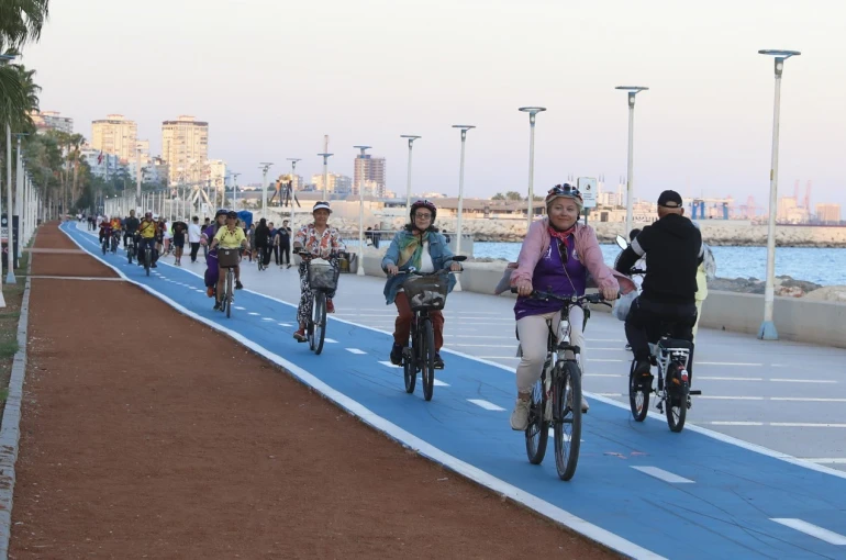 Mersin’de kadınlara ücretsiz bisiklet sürüş eğitimi 