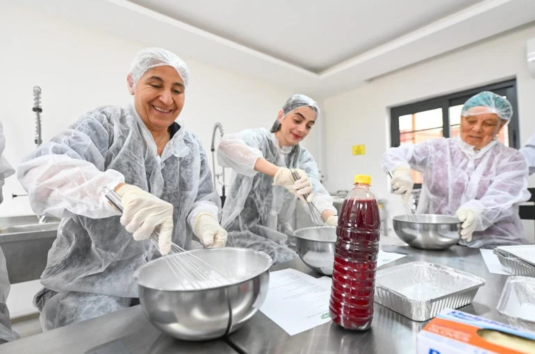 Mersin’de kan portakallı lokum üretildi 