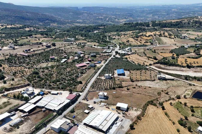 Mersin’de kırsal yollar güvenli ve konforlu hale getiriliyor