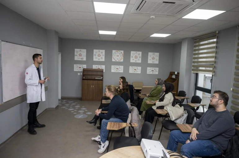 Mersin’de MERCEK kurslarıyla turizm sektörüne nitelikli personel yetiştiriliyor 