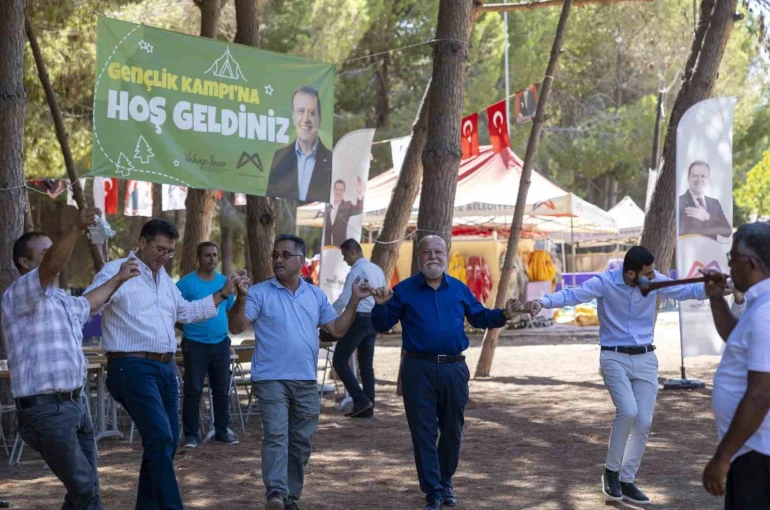 Mersin’de muhtarlar hem stres attı hem de sorunlarını paylaştı