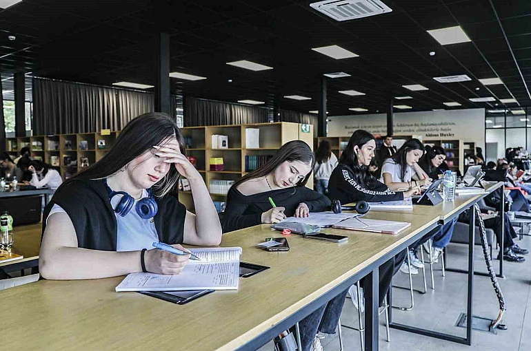 Mersin’de okuma salonları gençlerin ikinci evi oldu