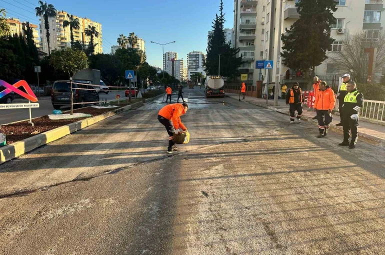 Mersin’de selin zarar verdiği köprüde tahkimat çalışması tamamlandı 