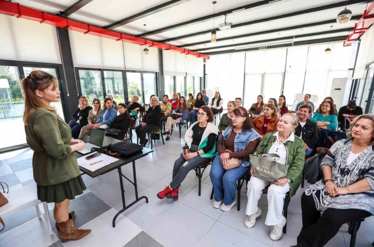 Mersin’de sosyal yaşama katkı sağlayan kurslar yoğun ilgi görüyor