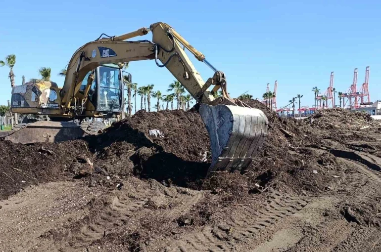 Mersin’de yağıştan etkilenen bölgelerde onarım çalışması sürüyor 