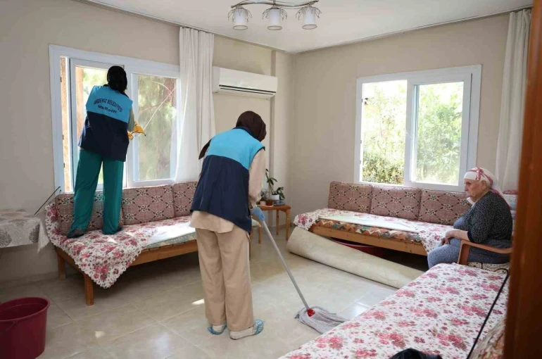 Mersin’de yaşlı ve yalnız vatandaşlara evde şefkat eli 