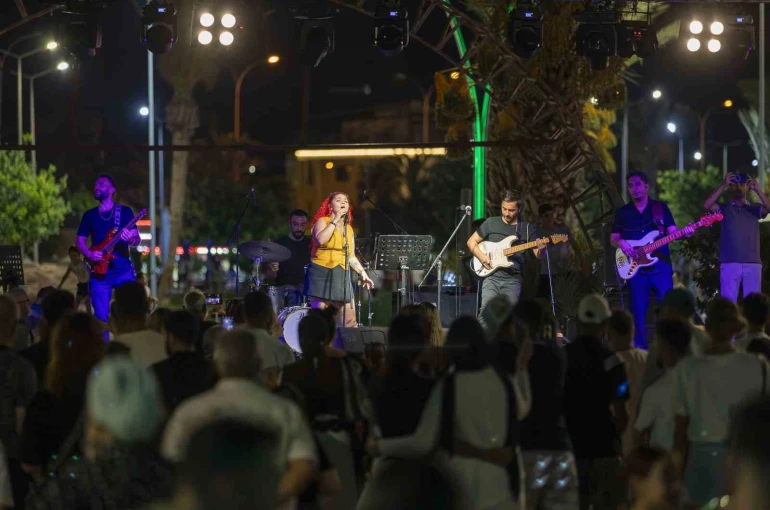 Mersin’de yaz akşamları konserlerle şenleniyor