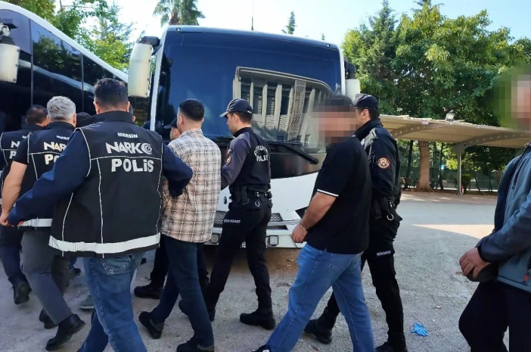 Mersin’de zehir tacirlerine darbe: 13 gözaltı 