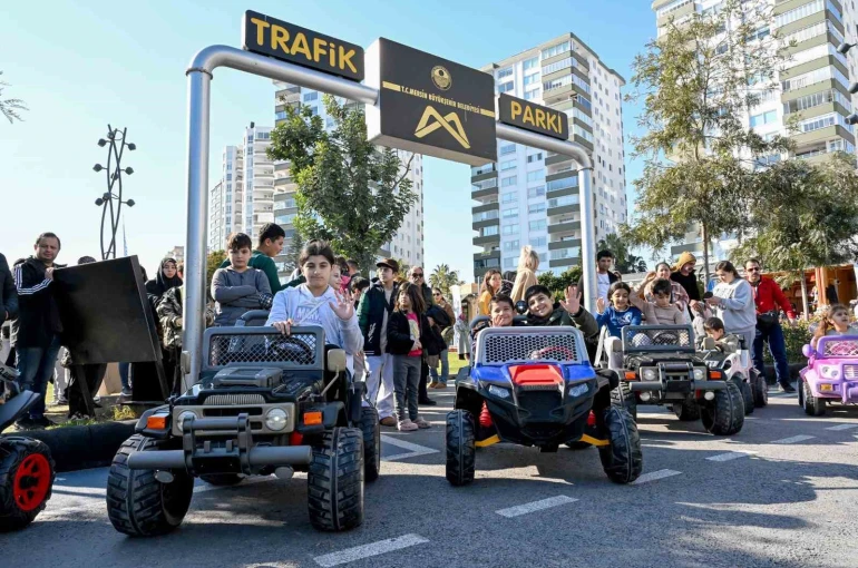 Mersin’deki Trafik Parkı çocukların akınına uğradı 