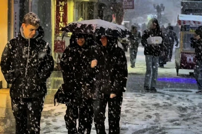 Meteoroloji’den Bayburt için kuvvetli kar uyarısı 