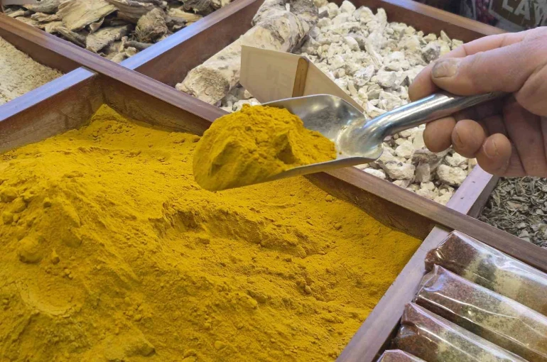 Mevsim geçişlerinde kırgınlığa karşı bu bitkisel karışım öneriliyor 