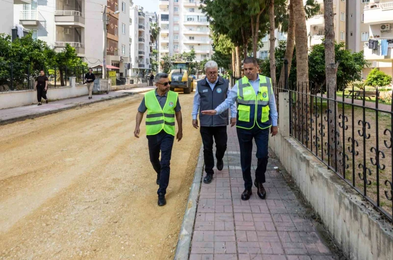 Mezitli’de yol çalışmaları altyapıyla birlikte yenileniyor 