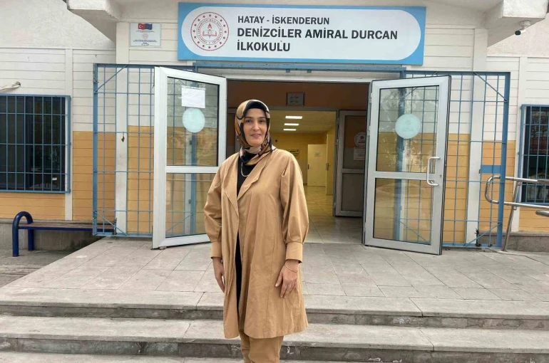 Mezun olduğu okula atanan öğretmenden duygulandıran vefa 