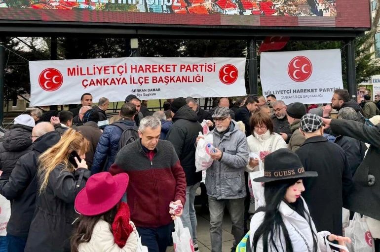 MHP Çankaya’dan Miraç Kandili’nde kandil simidi ikramı 