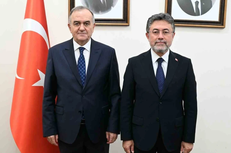 MHP’li Akçay üzüm üreticisinin sözcüsü oldu
