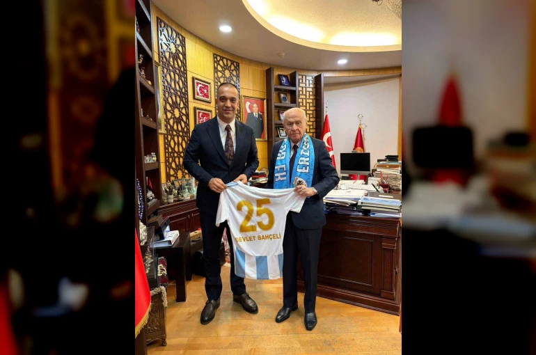 MHP’li Yurdagül’den lider Bahçeli’ye şampiyonluk ziyareti: Erzurumspor forması takdim edildi 