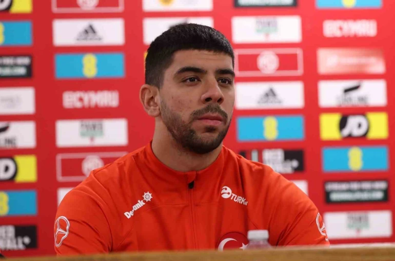 Mili futbolcu Cenk Özkacar Dünya Kupası’ndan emin 