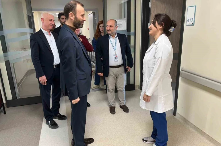 Milletvekili Bayırcı tedavi sürecinin ardından ilk ziyaretini Kütahya Şehir Hastanesi’ne yaptı