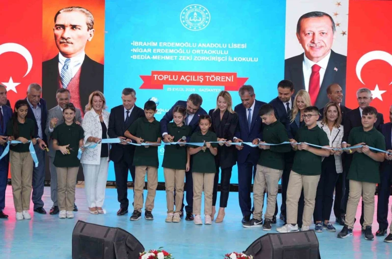 Milli Eğitim Bakanı Tekin, Gaziantep’te 3 okulun açılışını yaptı 