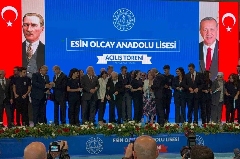 Milli Eğitim Bakanı Yusuf Tekin, Düzce’de hayırseverler tarafından yapılan liseyi açtı
