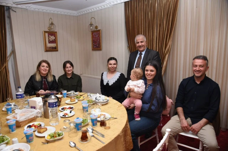 Millî Eğitim Müdürlüğü personeli iftar sofrasında buluştu 