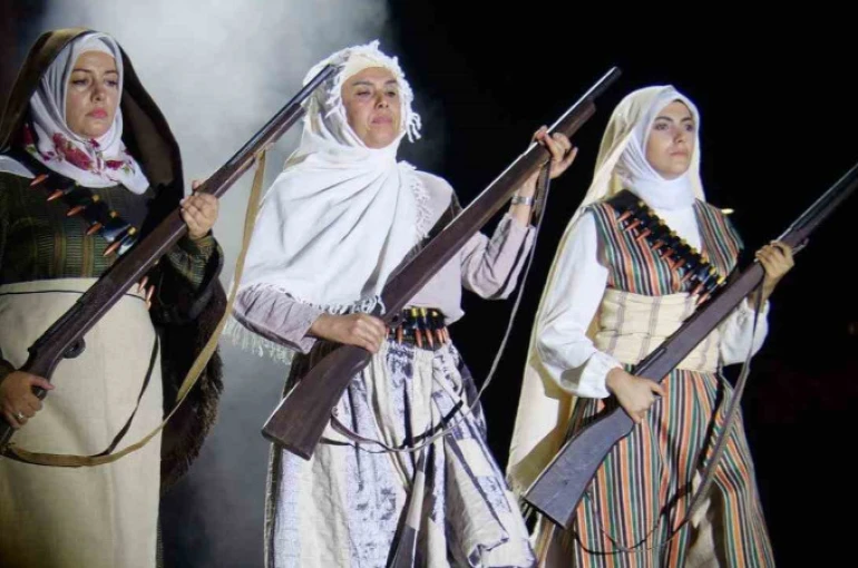 Milli mücadele kıyafetleri sergilendi 