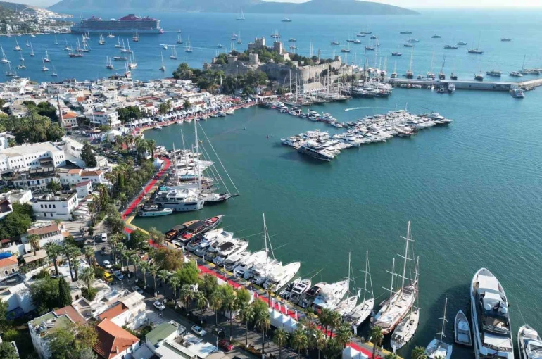 Milyon dolarlık yatlar Bodrum’da buluştu 