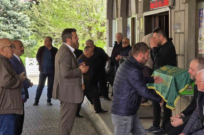 Minik Aybars gözyaşlarıyla son yolculuğuna uğurlandı 