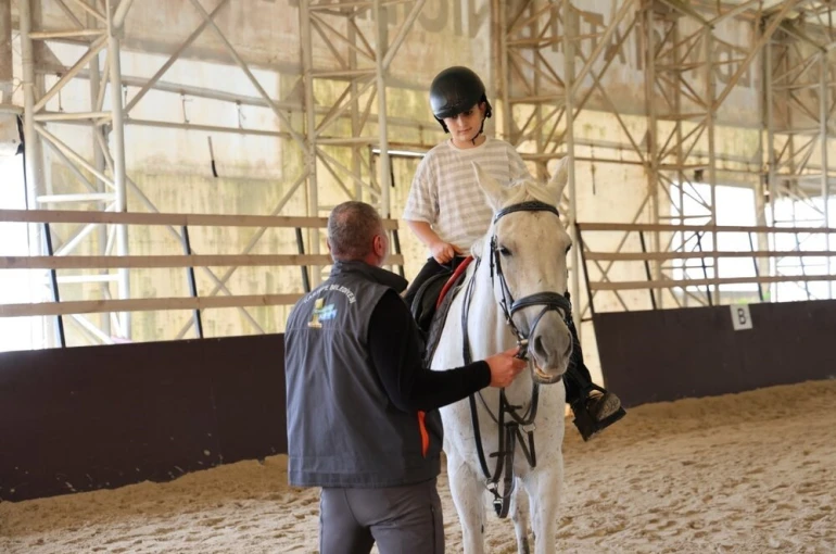 Minik biniciler tatilin keyfini böyle çıkardı 