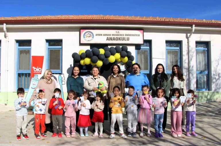 Minik çocuklara ağız ve diş sağlığı eğitimi 