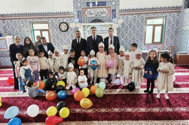 Minik çocukların Kur’an okumaya geçişleri şölen tadında kutlandı 