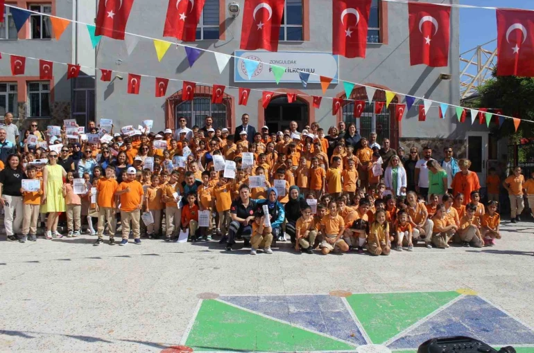 Minik öğrenciler sağlık elçisi oldu 