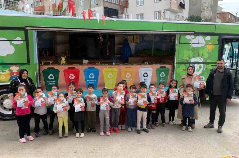 Minik öğrencilere gezici araçla sıfır atık dersi 